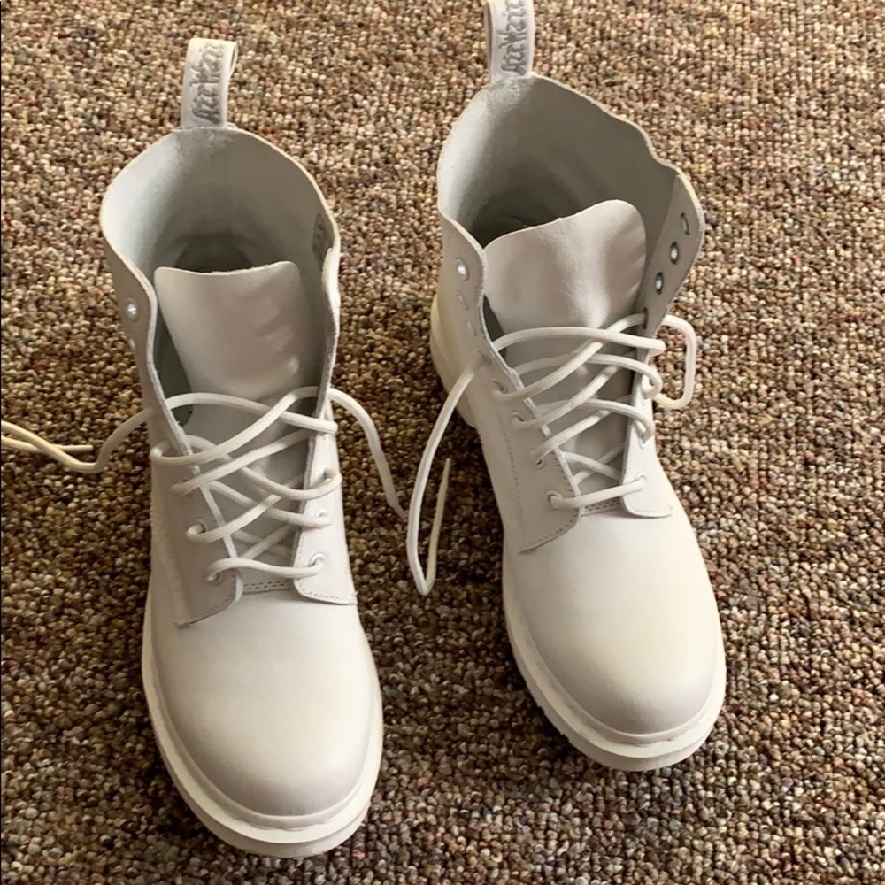 Dr. Martens Mono 1460 PASCAL, white 8-eye boot